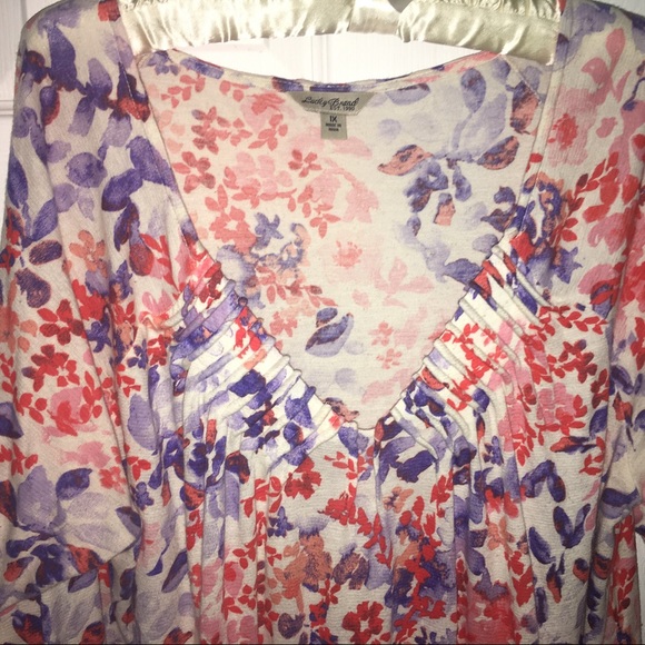 Lucky Brand V Neck Print shirt - Picture 2 of 5